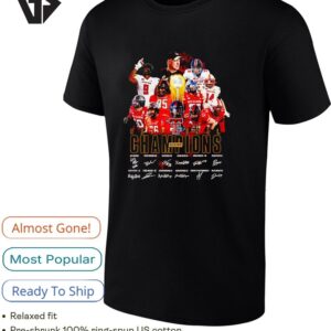 Texas Tech Red Raiders Coach And Players At College Football Playoff Champions Signature T-Shirt