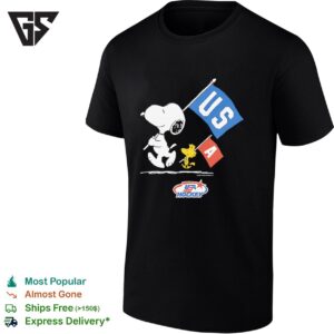 Snoopy And Woodstock Holding Flag USA Hockey T-Shirt