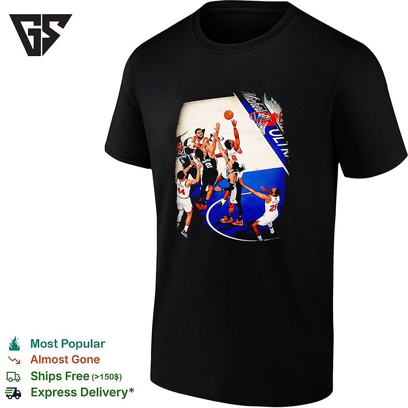 NBA Basketball Game Knicks Madison Square Garden Action Photo T-Shirt NBA Basketball Game Knicks Madison Square Garden Action Photo T-Shirt