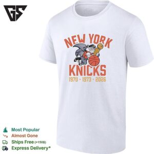 New York Knicks Vintage Wizard King Trophy Poster T-Shirt