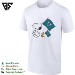 Snoopy And Woodstock Holding Charlotte Hornets Flags To Cheer T-Shirt