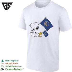 Snoopy And Woodstock Holding Golden State Warriors Flags To Cheer T-Shirt
