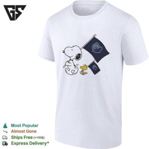 Snoopy And Woodstock Holding Memphis Grizzlies Flags To Cheer T-Shirt